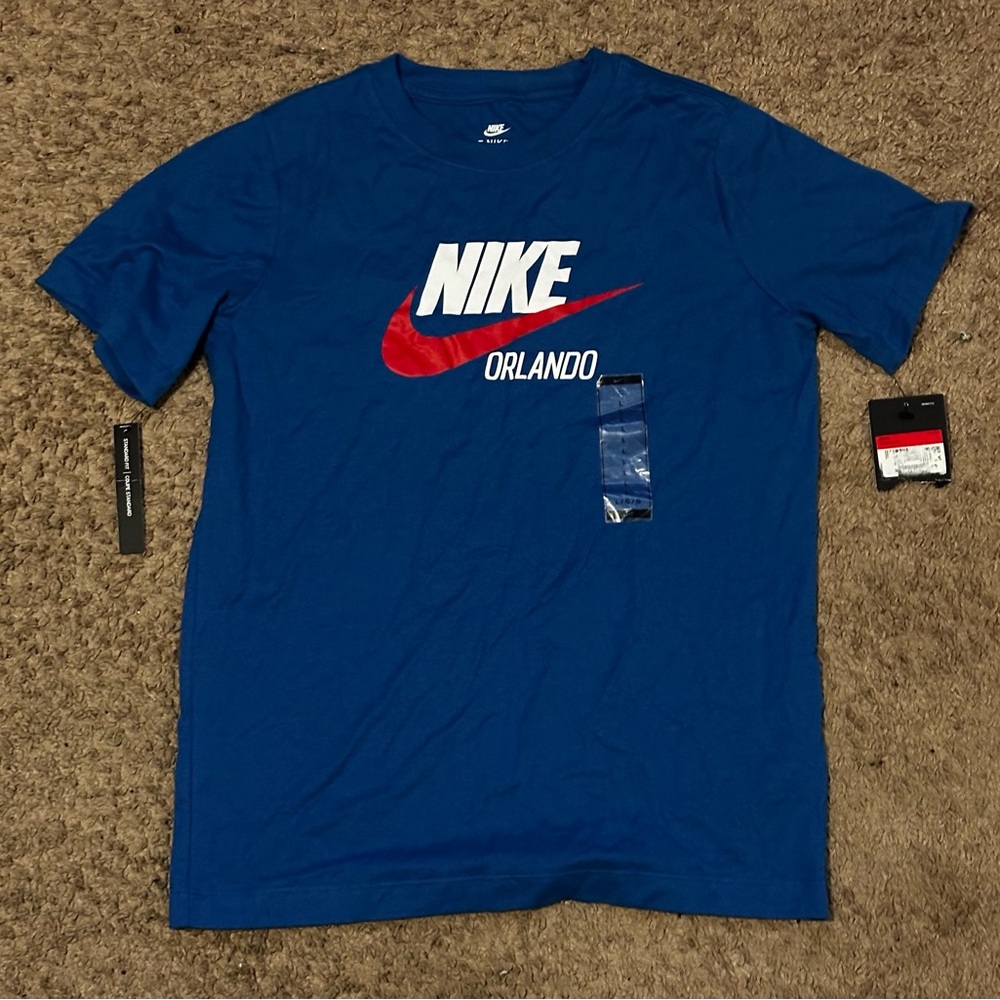 ❌ SOLD❌ Nike Logo Youth Large T-Shirt